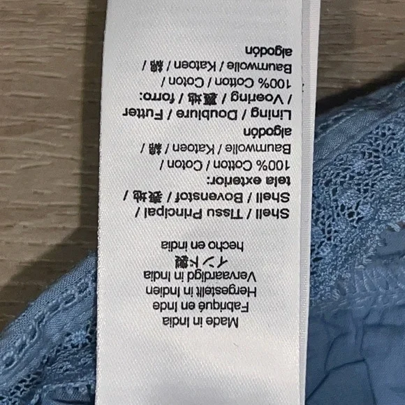 NEW J.Crew Cropped Button-Up Shirt Light Blue Eyelet Womens Medium M Casual Chic - Picture 8 of 11